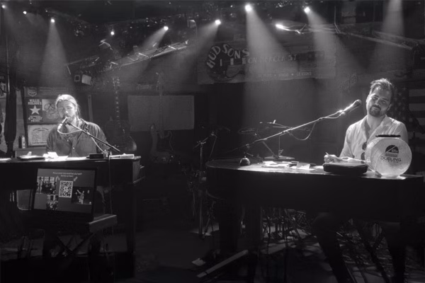 B Flat Dueling Pianos - A dallas dueling piano company for corporate and private events
