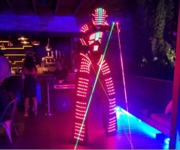 LED-Stilt-Robots