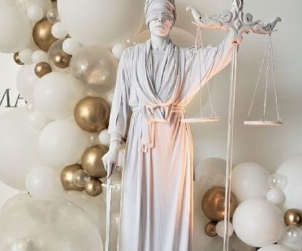 Lady-Justice-Living-Statue