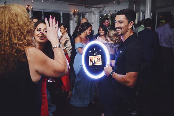 Roaming ring light photographer for events in dallas